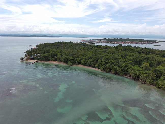 Airport/Town In Close Proximity
