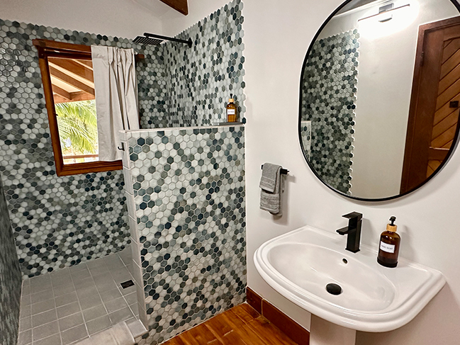 Suite 3 - Bathroom Picture