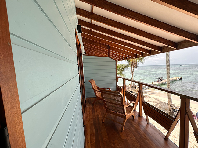 Suite 5 - Balcony Picture