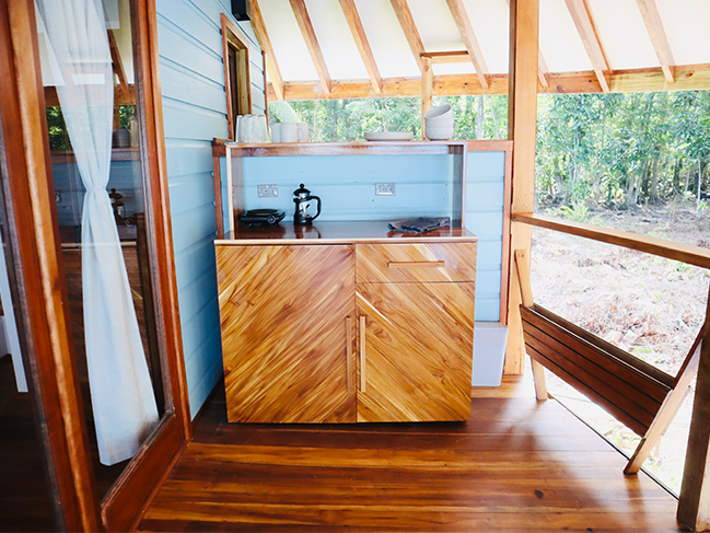 Suite 6 - Kitchenette Picture